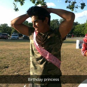 Meet your Posher, Josue